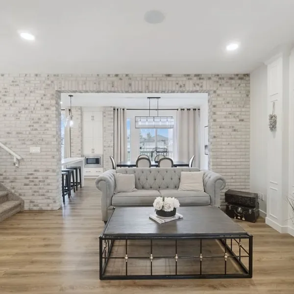 ✨ A closer look at what makes this Leduc home stand out. ✔️ Former showhome with high-end finishes ✔️ 3 bedrooms upstair